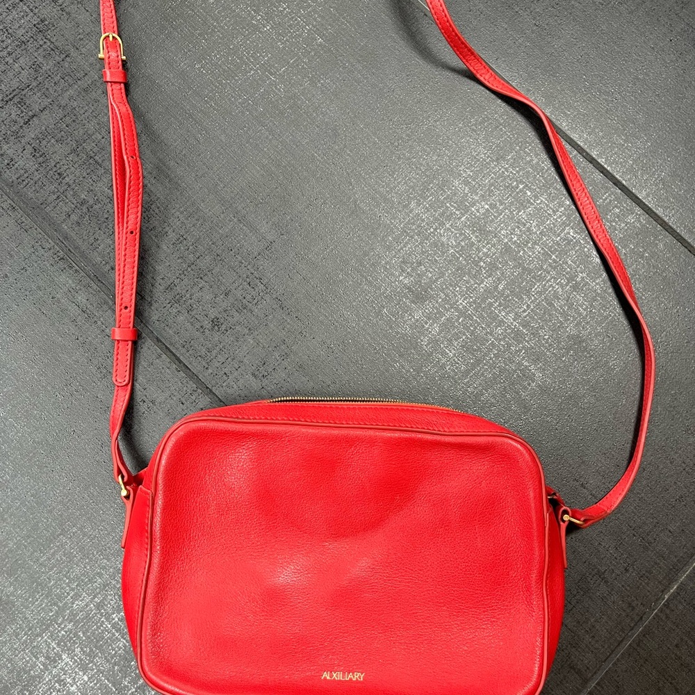 Auxiliary Red Crossbody Bag with Minimalist Design